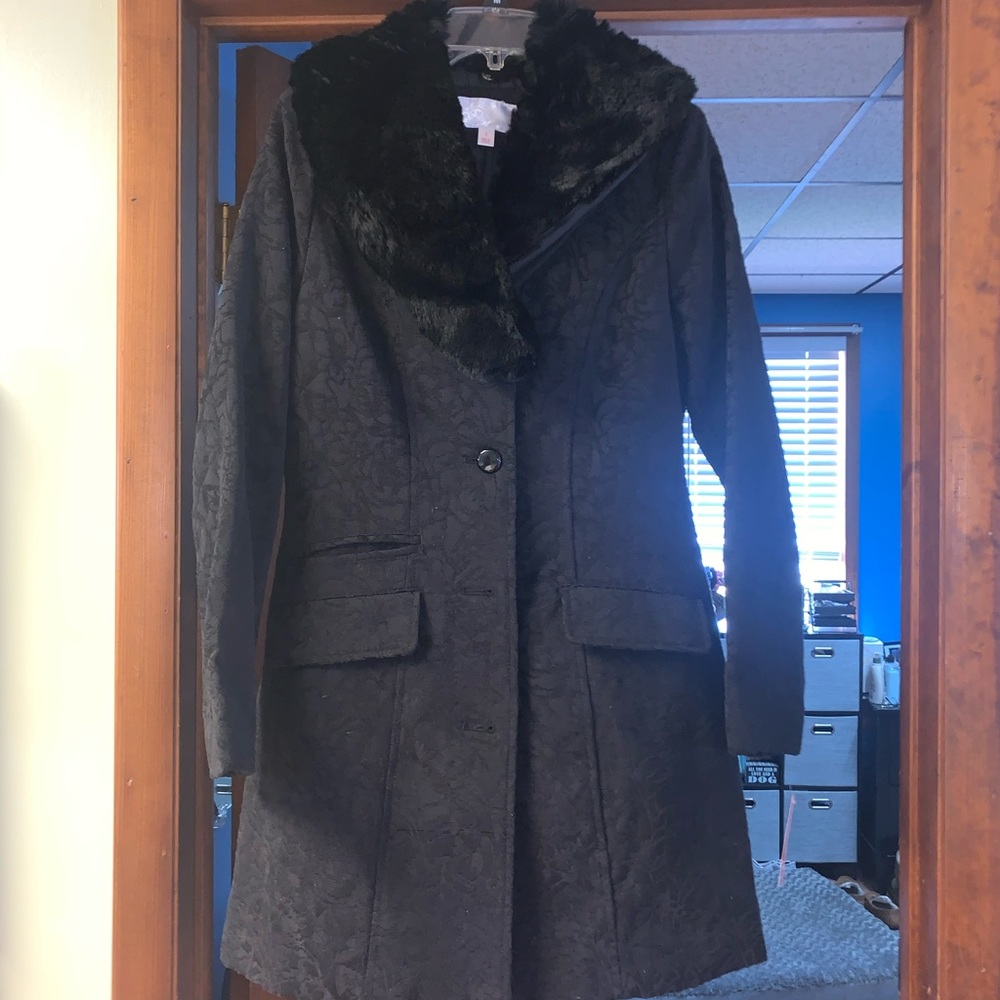 3/4 Black Coat with Fur Collar